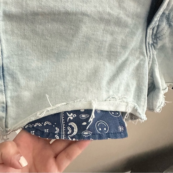 Old Navy Light Wash OG High Rise Shorts Exposed Pockets - Picture 5 of 10